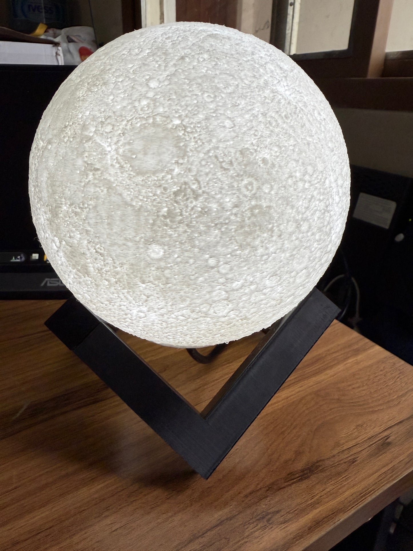 Hermosa lámpara de luna LED